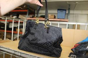 lot 134 image: Tommy Hilfiger Womens Purse