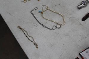 lot 148 image: Lot of (5) Womens Jewelry  - Necklaces (x3), Bracelets (x2)