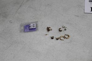 lot 150 image: Lot of (Approximately 6 Pairs) Womens Earrings