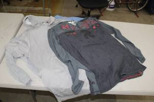 lot 194 image: Lot of (4) Clothing - Long Sleeve Pullover Shirts, Pullover Thermal Shirt, Zip-Up Hooded Sweatshirt Size X-Large