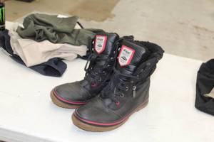 lot 164 image: Pajar Mens Winter Boots Size 10.5