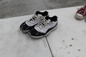 lot 175 image: Nike Mens Shoes Size 10
