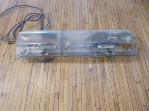 lot 11 image: Excalibur Code 3 Truck Top Warning Light