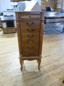 lot 110 image: Jewelry Cabinet