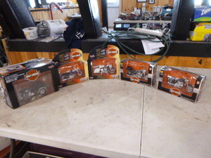 lot 82 image: Harley Davidson Die-Cast Motorcycles