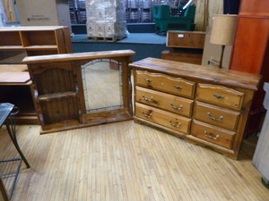 lot 120 image: Dresser with Mirror
