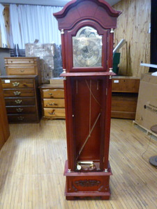 lot 122 image: Daniel Dakota Grandfather Clock