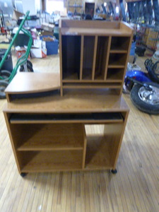 lot 126 image: Computer Desk