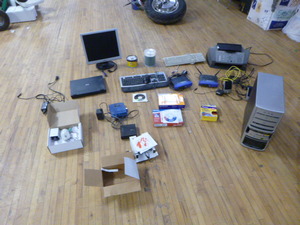 lot 46 image: Miscellaneous Computer Items