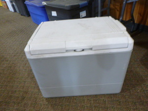 lot 39 image: Coleman 12 Volt Refrigerated Cooler