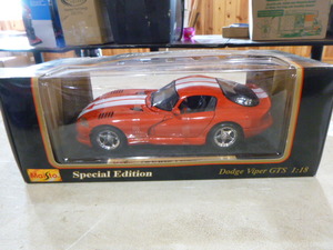 lot 63 image: Maisto 1996 Dodge Viper Die-Cast Car