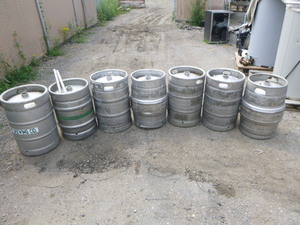 lot 141 image: 7 Beer Kegs