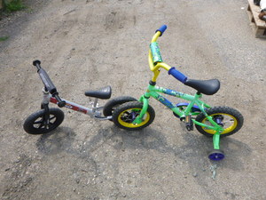 lot 144 image: Youths Bicycle