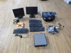 lot 47 image: Miscellaneous Computer Items