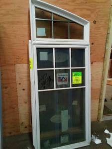 lot 11 image: 32x81 window