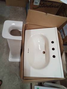 lot 58 image: 28x29 sinkstand