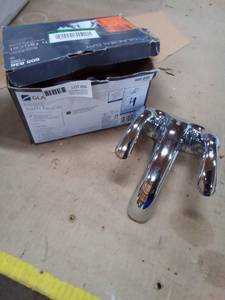 lot 96 image: Glacier bay bathroom faucet