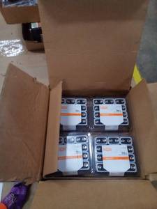 lot 205 image: Hdx 9v batteries