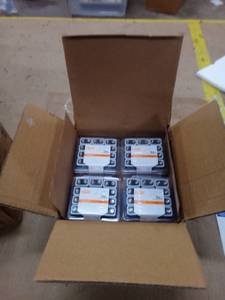 lot 253 image: Hdx 9v batteries