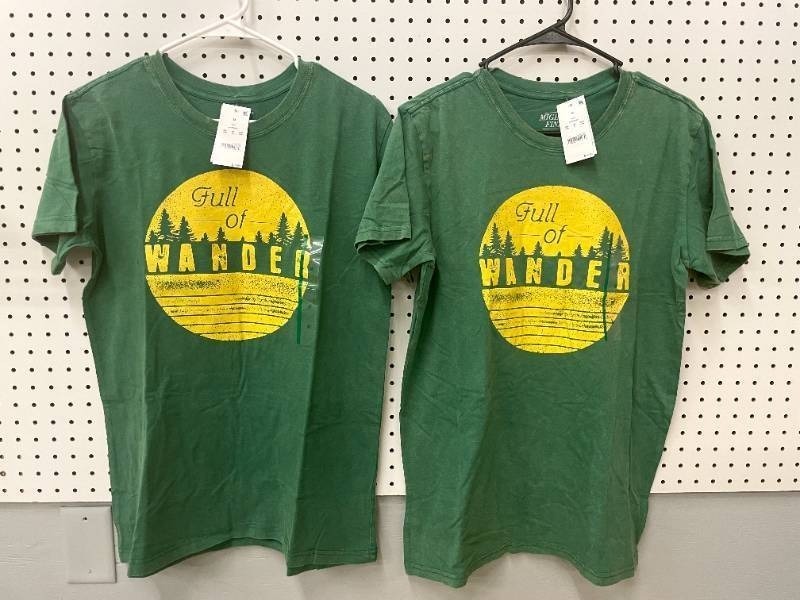 Lot of 6 Full of Wander Graphic T-Shirts Size M.
