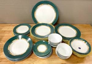 49 Piece Luminarc Dinnerware Set