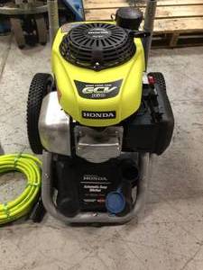 3000 PSI 2.3 GPM Honda Gas Pressure Washer by RYOBI (good condition) see pictures