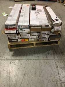 Mix pallet of flooring  see all pictures costumer returns (28 boxes)