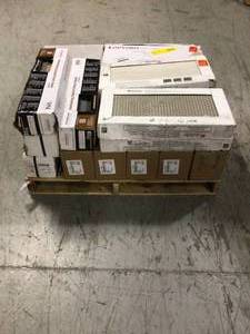 Mix pallet of ceramic flooring see all pictures costumer returns (24 boxes) review pictures