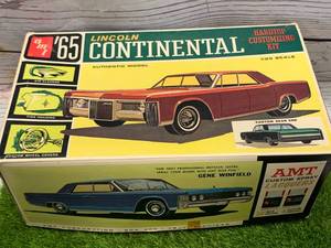 lot 2 image: 1965 Lincoln Continental Amt Model