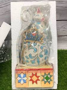 lot 14 image: Jim Shore Enesco Evangeline Cat ($39 Sold Ebay)