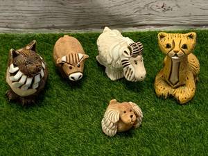 lot 69 image: Lot of Five Vintage Stone Critters (These Sell Well On Ebay)