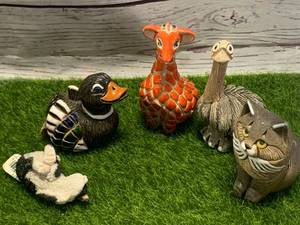 lot 73 image: Lot of Five Vintage Stone Critters (These Sell Well On Ebay)