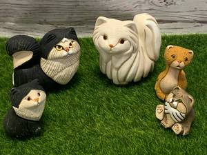 lot 77 image: Lot of Five Vintage Stone Critters (These Sell Well On Ebay)
