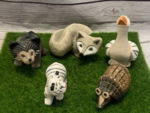 lot 79 image: Lot of Five Vintage Stone Critters (These Sell Well On Ebay)