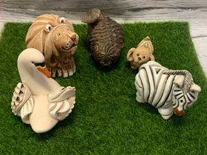 lot 80 image: Lot of Five Vintage Stone Critters (These Sell Well On Ebay)