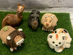 lot 81 image: Lot of Five Vintage Stone Critters (These Sell Well On Ebay)