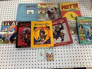 lot 86 image: Stardust Playing Cards & Variety of Vintage Comic Books