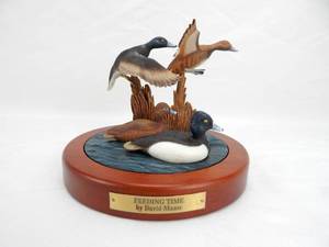 lot 18 image: Vintage 1999 Limited Edition David Maass Feeding Time Hand Painted Sculpture