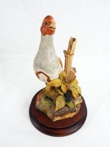 lot 75 image: Vintage 1979 Victor Hayton Partridge Sculpture