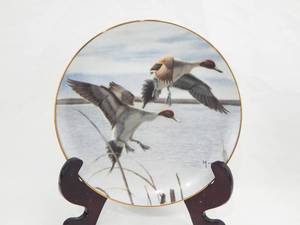 lot 131 image: Set of 2 Vintage 1988 Limited Edition David Maass Ducks Taking Flight Series Collector Plates