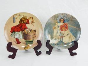 lot 136 image: Set of 2 Vintage 1982 Maud Humphrey Proofing Test Collector Plates