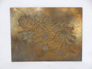 lot 170 image: Vintage Flowers in Basket Brass Embossing Plate
