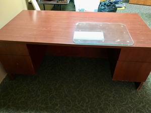 lot 26 image: Vintage - Large Wood Desk