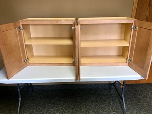 lot 28 image: 2 Matching Cabinets