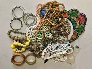 lot 62 image: Costume Jewelry