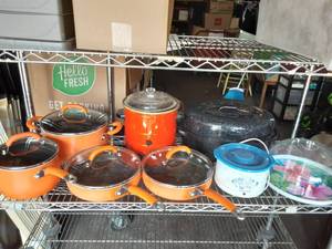 lot 5 image: Rachael Ray Cook Ware, Roaster, Crock Pots