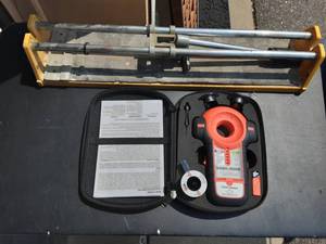 lot 15 image: Black & Decker Laser Level Stud Finder & Work Force Tile Cutter #2