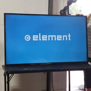 lot 10 image: 50 Element Flat Screen TV With Remote & Wall Mount Bracket & Hardware (Works)