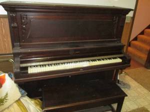 Sterling concert Grand upright pian...