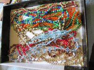 Lot of costume jewlery...